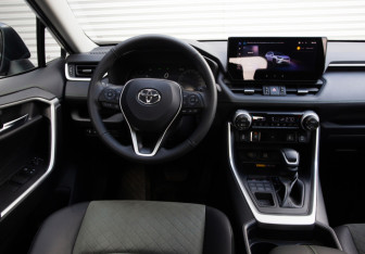 Новый Toyota RAV4 2025 (15 фото)