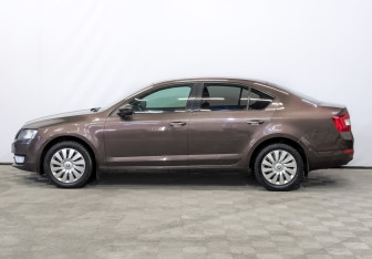 Подержанный автомобиль Skoda Octavia Liftback 2014 года (8 фото)
