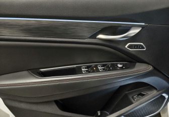 Подержанный автомобиль Geely Tugella 2021 года (16 фото)