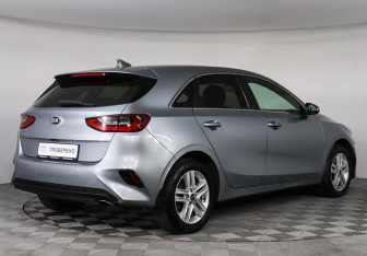Подержанный автомобиль Kia Ceed Hatchback 2019 года (5 фото)