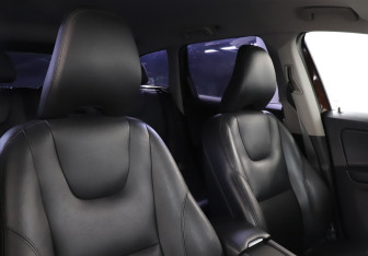 Подержанный автомобиль Volvo XC60 2014 года (16 фото)