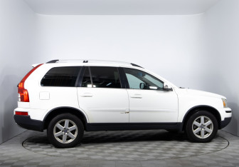 Подержанный автомобиль Volvo XC90 2011 года (4 фото)