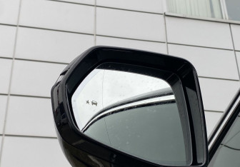 Подержанный автомобиль Cadillac XT5 2021 года (19 фото)