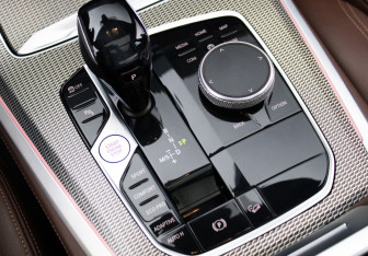 Подержанный автомобиль BMW X5 2021 года (25 фото)