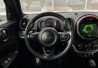 Подержанный автомобиль MINI Countryman 2019 года (15 фото)