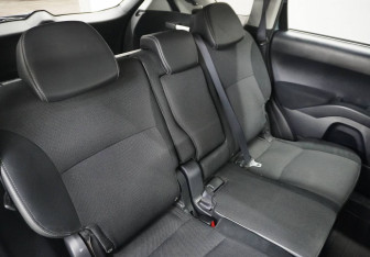 Подержанный автомобиль Peugeot 4007 2008 года (11 фото)