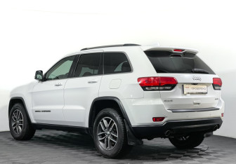 Подержанный автомобиль Jeep Grand Cherokee 2018 года (7 фото)
