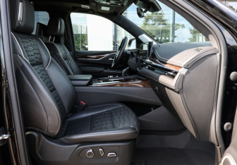 Подержанный автомобиль Cadillac Escalade Suv 2022 года (12 фото)