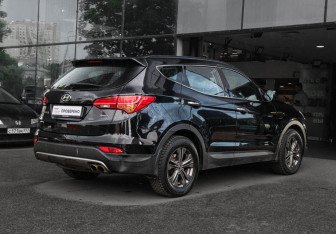 Подержанный автомобиль Hyundai Santa Fe 2012 года (4 фото)
