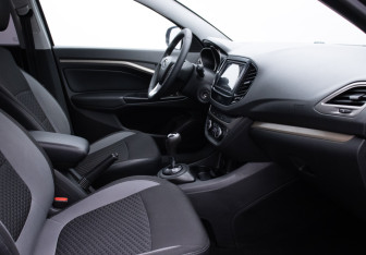 Подержанный автомобиль LADA (ВАЗ) Vesta Wagon 2018 года (9 фото)