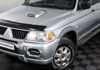 Подержанный автомобиль Mitsubishi Pajero Sport 2008 года (21 фото)