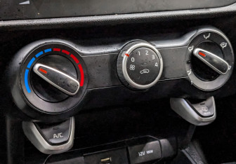 Подержанный автомобиль Kia Rio Hatchback 2021 года (21 фото)