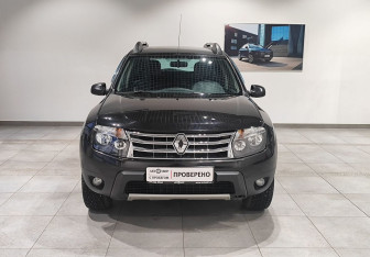 Подержанный автомобиль Renault Duster 2014 года (2 фото)