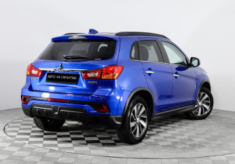 Подержанный автомобиль Mitsubishi ASX 2018 года (3 фото)