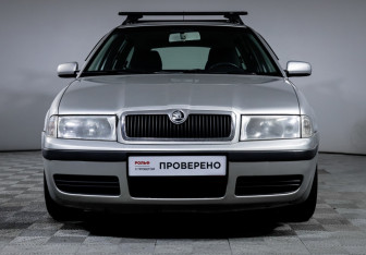 Подержанный автомобиль Skoda Octavia Wagon 2002 года (2 фото)