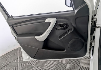 Подержанный автомобиль LADA (ВАЗ) Largus Wagon 2021 года (19 фото)