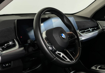 Подержанный автомобиль BMW X2 2024 года (11 фото)