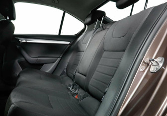 Подержанный автомобиль Skoda Octavia Liftback 2014 года (9 фото)