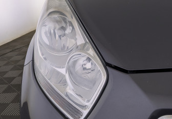 Подержанный автомобиль Kia Venga 2013 года (11 фото)