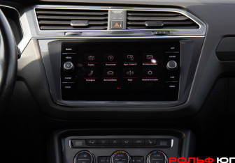 Подержанный автомобиль Volkswagen Tiguan 2018 года (15 фото)