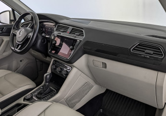 Подержанный автомобиль Volkswagen Tiguan 2018 года (13 фото)