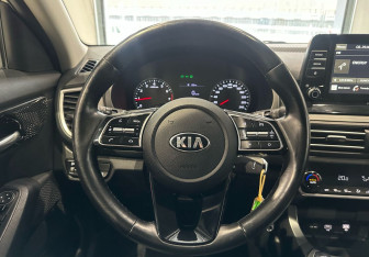 Подержанный автомобиль Kia Seltos 2020 года (13 фото)