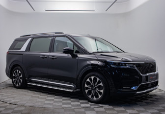 Подержанный автомобиль Kia Carnival 2021 года (7 фото)