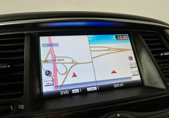 Подержанный автомобиль Nissan Patrol 2012 года (21 фото)