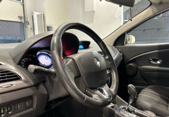 Подержанный автомобиль Renault Fluence 2014 года (12 фото)