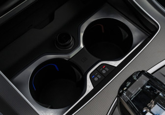 Подержанный автомобиль BMW X5 2022 года (19 фото)