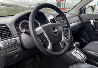 Подержанный автомобиль Chevrolet Captiva 2008 года (13 фото)