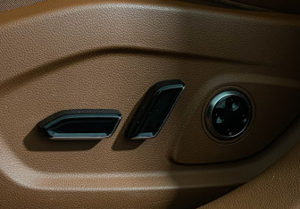 Подержанный автомобиль Voyah Free 2023 года (15 фото)