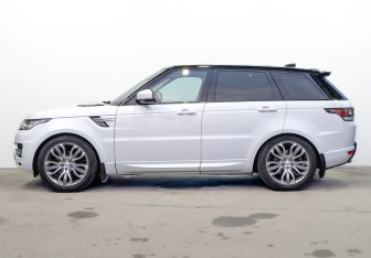 Подержанный автомобиль Land Rover Range Rover Sport 2017 года (8 фото)