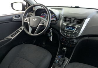 Подержанный автомобиль Hyundai Solaris Sedan 2015 года (26 фото)