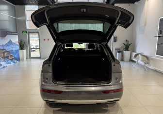 Подержанный автомобиль Audi Q5 2018 года (7 фото)
