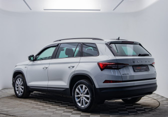 Подержанный автомобиль Skoda Kodiaq 2022 года (3 фото)
