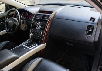 Подержанный автомобиль Mazda CX-9 2008 года (7 фото)