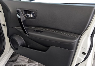 Подержанный автомобиль Nissan Qashqai 2013 года (25 фото)