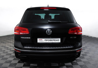 Подержанный автомобиль Volkswagen Touareg 2016 года (6 фото)