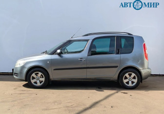 Подержанный автомобиль Skoda Roomster 2009 года (8 фото)