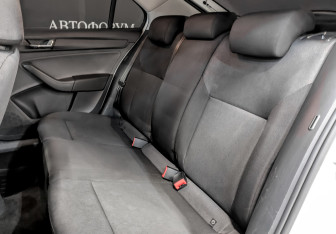 Подержанный автомобиль Skoda Rapid Liftback 2019 года (12 фото)