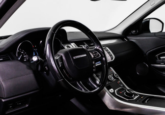Подержанный автомобиль Land Rover Range Rover Evoque 2018 года (12 фото)