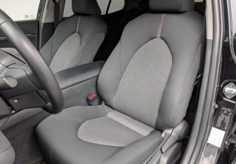 Подержанный автомобиль Toyota Camry Sedan 2020 года (20 фото)