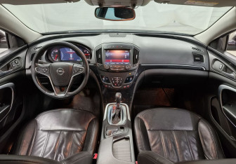Подержанный автомобиль Opel Insignia Sedan 2014 года (12 фото)