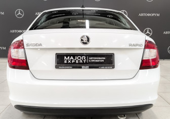 Подержанный автомобиль Skoda Rapid Liftback 2019 года (6 фото)