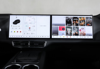 Подержанный автомобиль LiXiang L9 2023 года (17 фото)