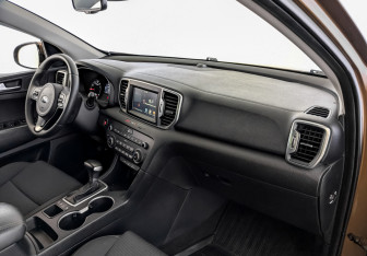 Подержанный автомобиль Kia Sportage 2017 года (11 фото)