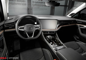 Новый Volkswagen Touareg 2025 (14 фото)