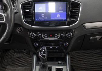 Подержанный автомобиль Geely Emgrand X7 2019 года (13 фото)