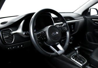 Подержанный автомобиль Kia Rio Hatchback 2021 года (10 фото)